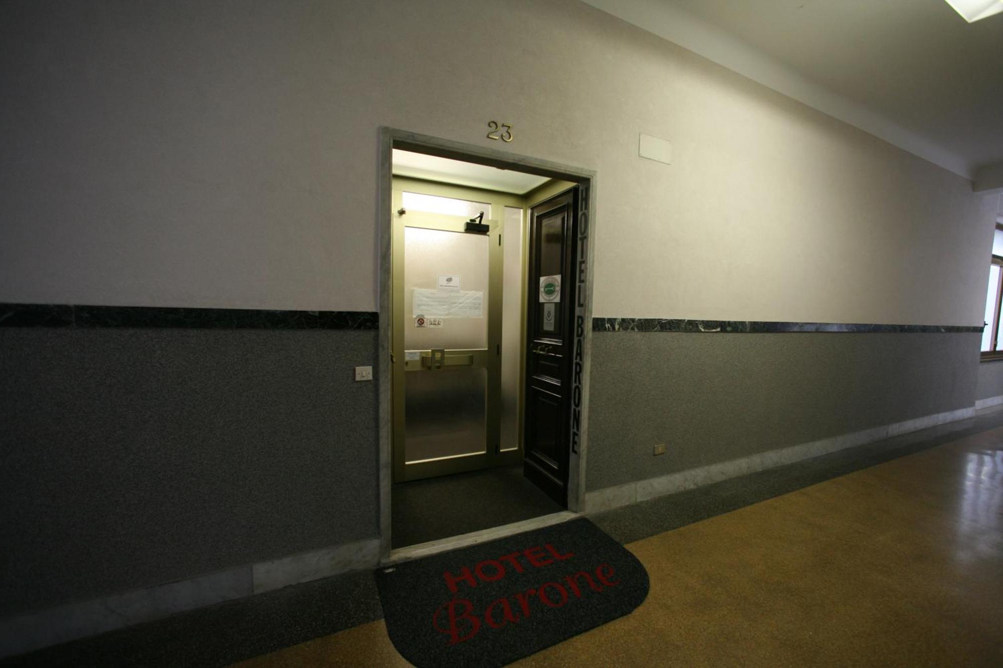 Hotel Barone เจนัว ภายนอก รูปภาพ