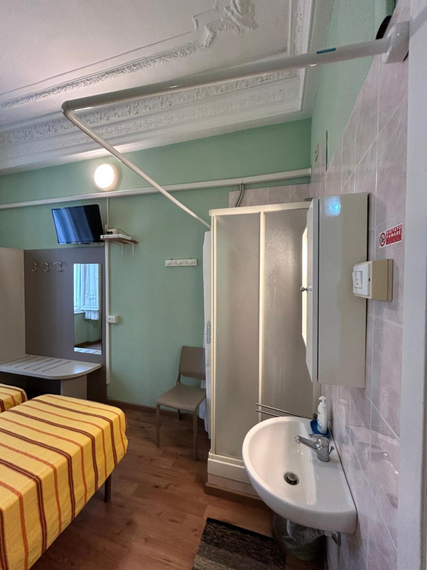 Hotel Barone เจนัว ภายนอก รูปภาพ