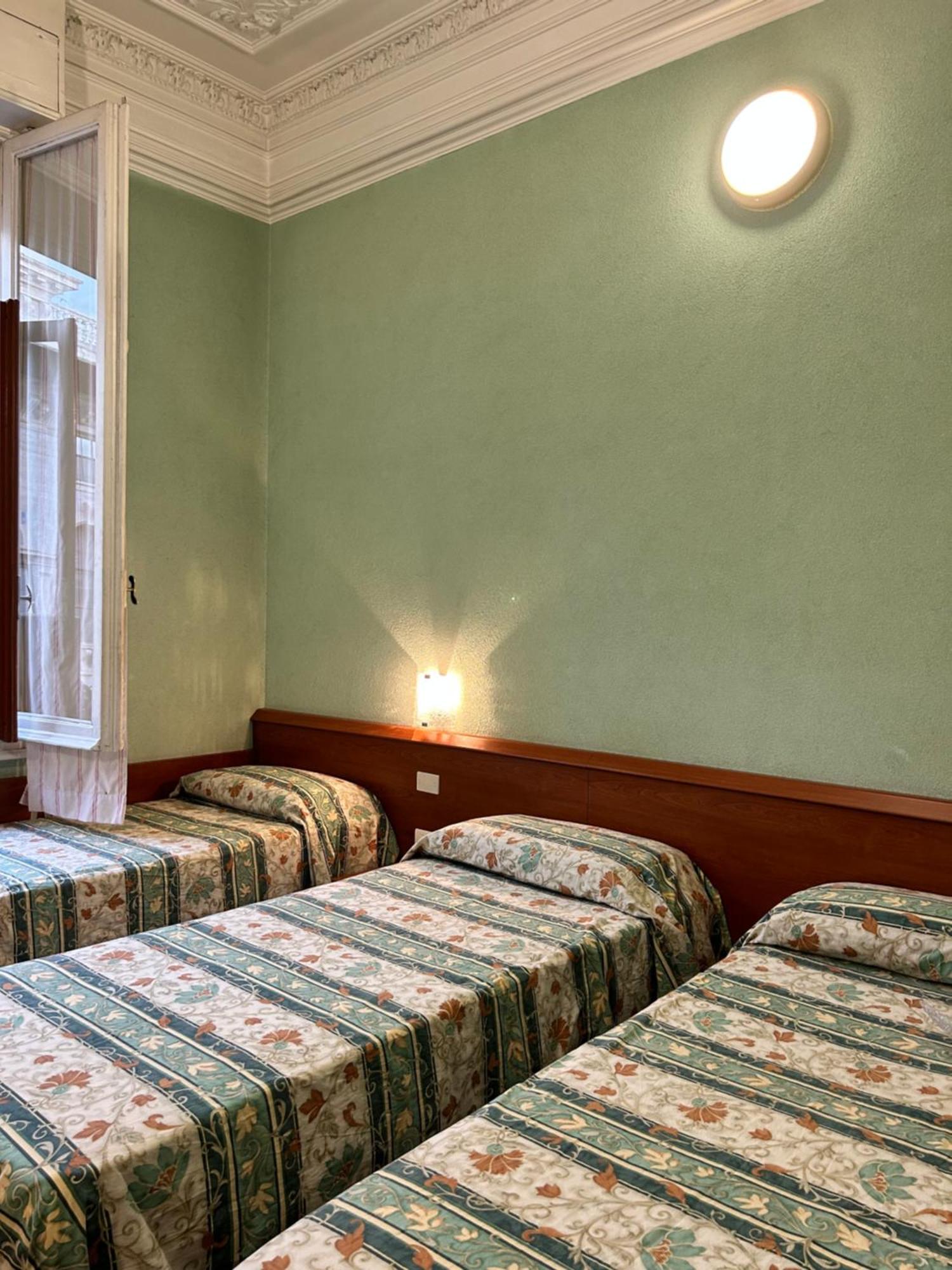 Hotel Barone เจนัว ภายนอก รูปภาพ