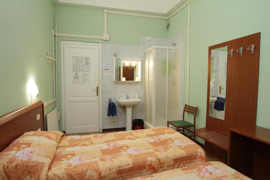 Hotel Barone เจนัว ภายนอก รูปภาพ